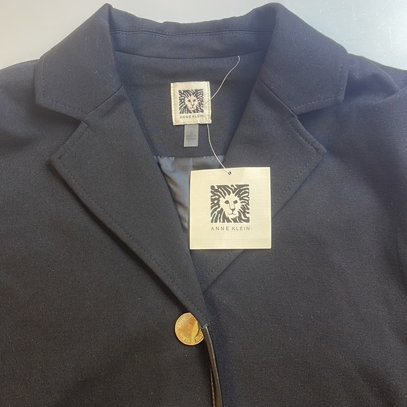 Women's Notch-Collar Cape-Sleeve Jacket - Picture 5 of 6